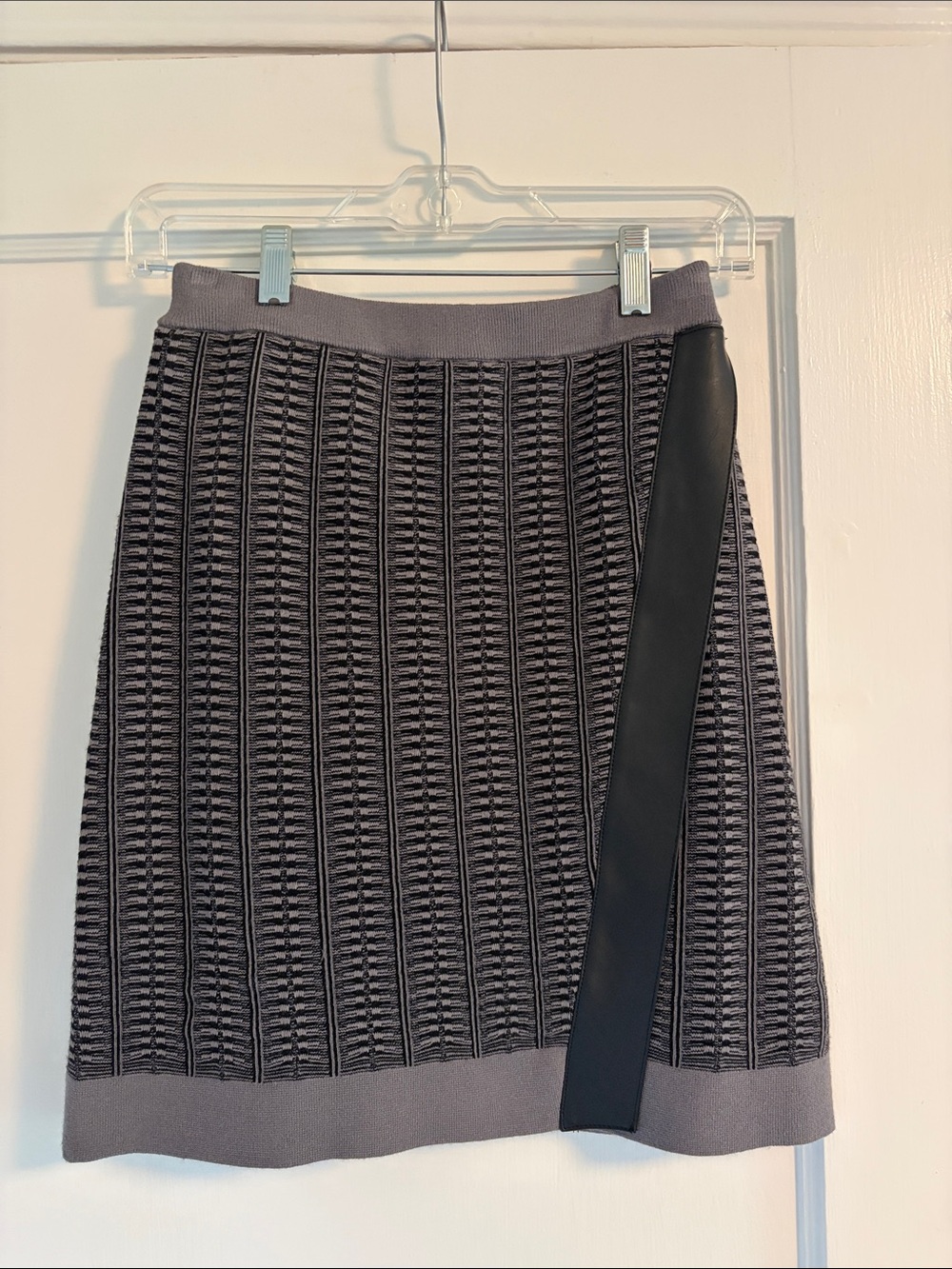 Club Monaco Virginia knit sweater mini skirt